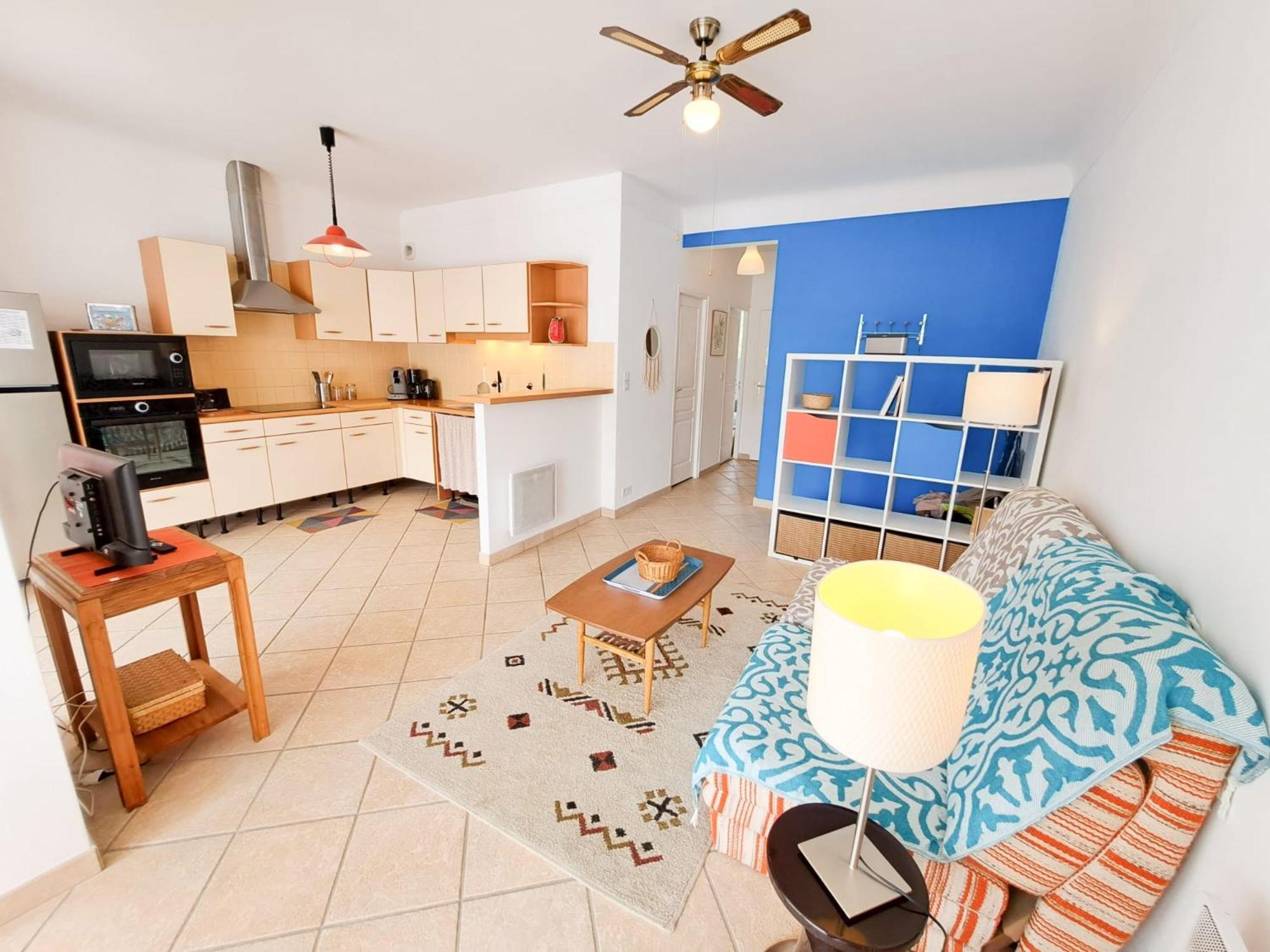 Appartement Le Petit - Hyper Centre Ville, 2 Min De La Et Des Commerces Royan